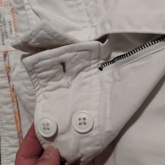 American Eagle white capris - Picture 4 of 9
